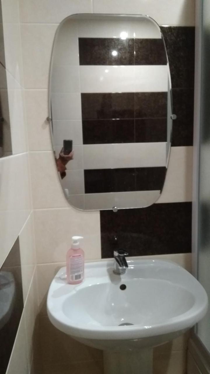 35 Проспект Миру Apartment Krivoy Rog Bagian luar foto